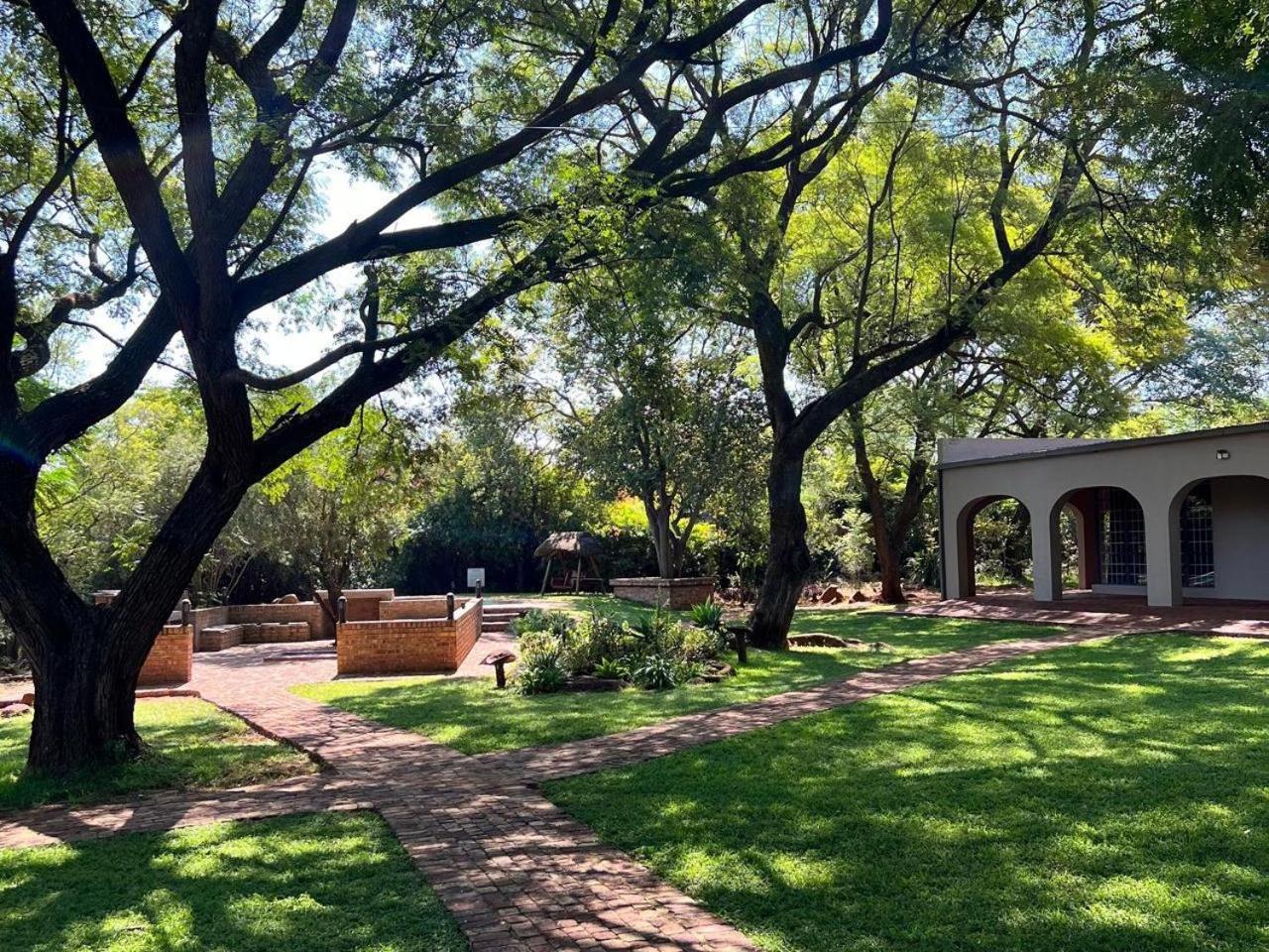 Featherwood Farm & Nyala Lodge Rayton 외부 사진